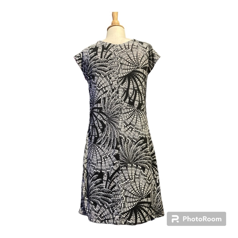 TITLE NINE Reversible Flow 2 in 1 dress, Size: Medium - Picture 4 of 10
